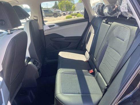 New 2026 Volkswagen Taos SE FWD image 23