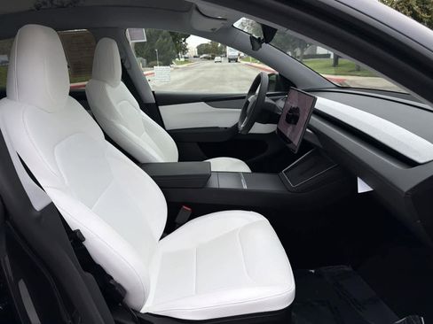 Used 2026 Tesla Model Y 2WD image 36