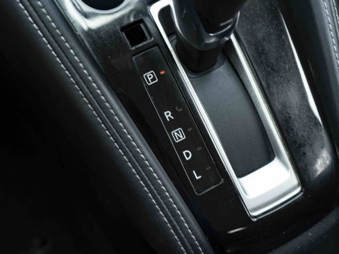 Used 2018 Nissan Kicks SV FWD image 26