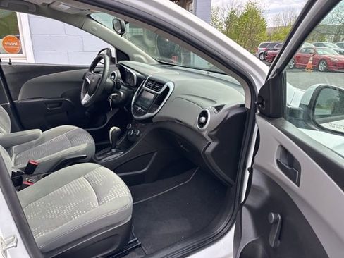Used 2017 Chevrolet Sonic LT FWD image 8