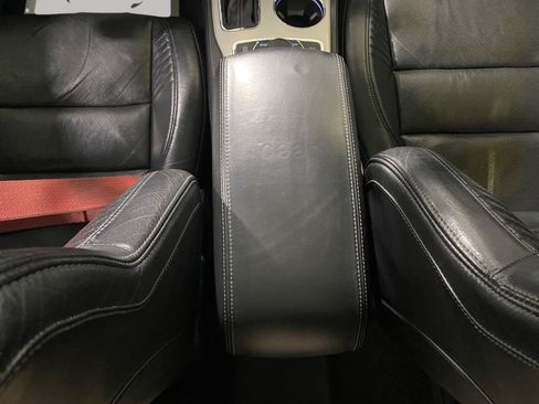 Used 2018 Jeep Grand Cherokee SRT AWD/4WD image 15