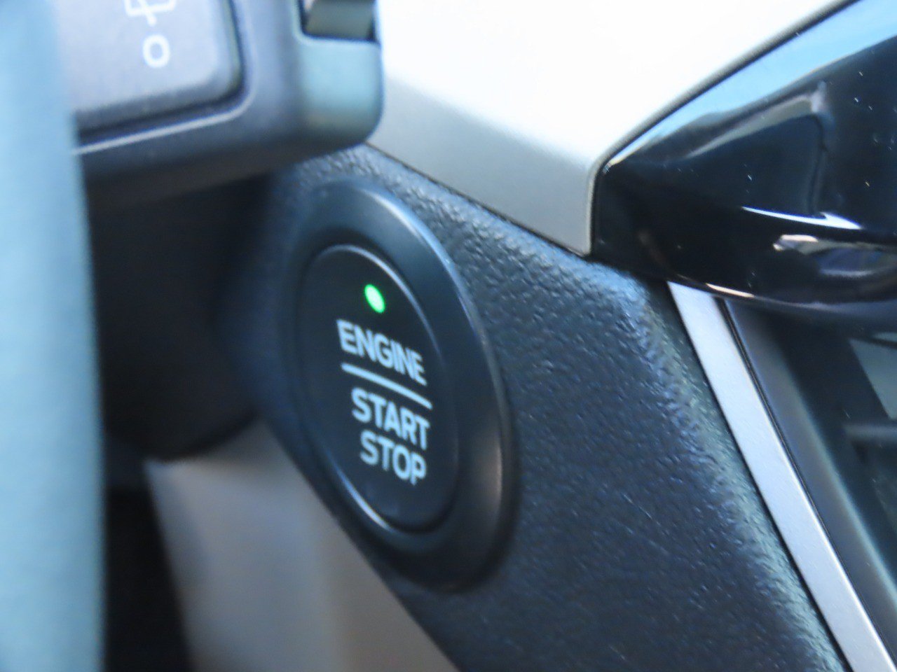 Used 2020 Ford Escape SEL FWD image 30