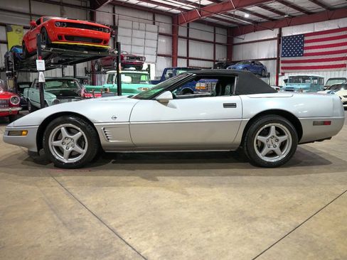 Used 1996 Chevrolet Corvette Convertible RWD image 21
