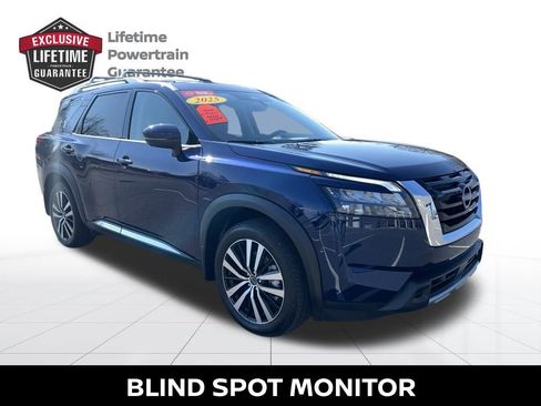 Certified 2025 Nissan Pathfinder Platinum w/ Cargo Package image 9