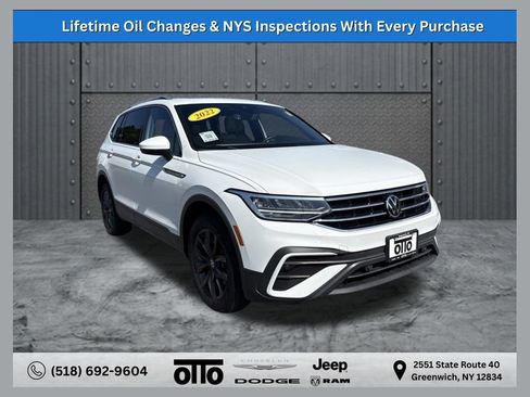 Used 2022 Volkswagen Tiguan SE AWD/4WD image 1