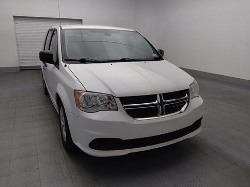 Used 2019 Dodge Grand Caravan SE w/ UConnect Hands-Free Group FWD image 14