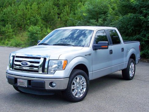 Used 2012 Ford F150 XLT w/ XLT Convenience Pkg RWD image 3