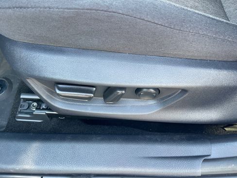 Used 2025 Toyota Camry LE w/ Convenience Package image 9