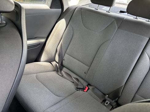 Used 2025 Kia K4 FWD image 38