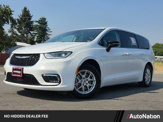 Used 2024 Chrysler Pacifica Touring-L FWD video 1