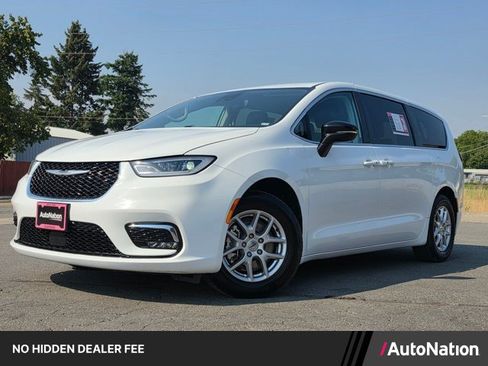 Used 2024 Chrysler Pacifica Touring-L FWD image 1