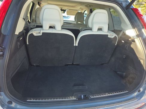 Used 2020 Volvo XC90 T6 Momentum image 8