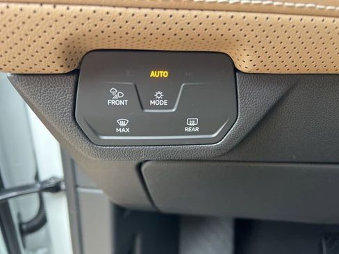 New 2026 Volkswagen Atlas Cross Sport SE AWD/4WD image 13