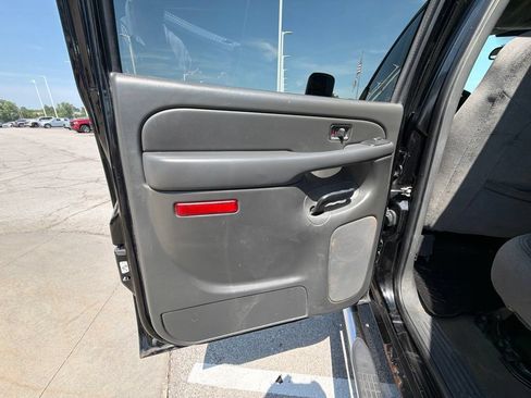 Used 2007 GMC Sierra 2500 SLE w/ Skid Plate Package AWD/4WD image 16