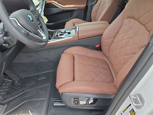 New 2026 BMW X5 xDrive50e image 24