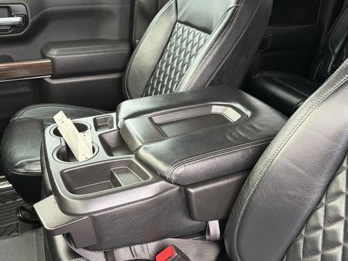 Used 2021 Chevrolet Silverado 1500 RST image 17