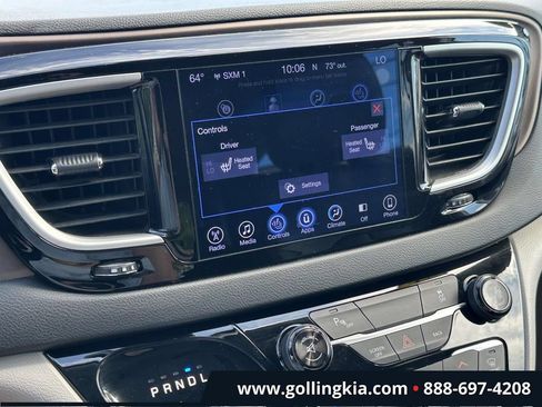 Used 2017 Chrysler Pacifica Touring-L w/ Tire & Wheel Group FWD image 25