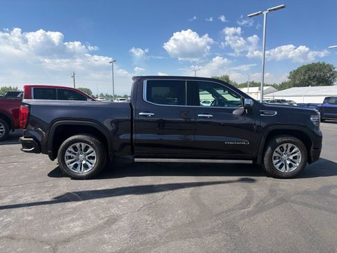Used 2022 GMC Sierra 1500 Denali AWD/4WD image 9