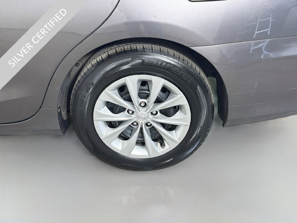 Used 2017 Toyota Camry LE FWD image 27