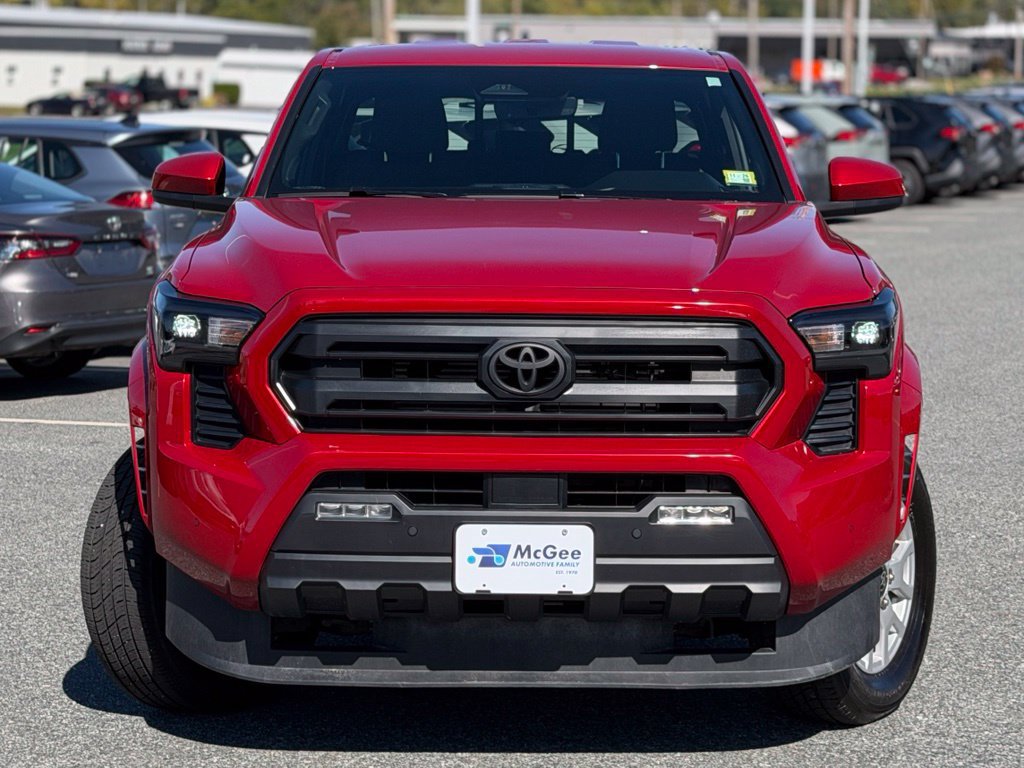 Used 2025 Toyota Tacoma SR5 AWD/4WD image 2