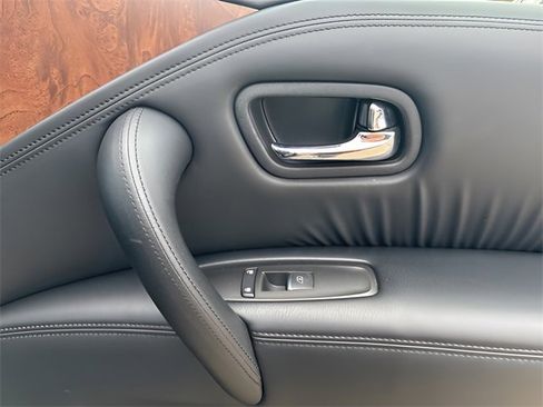 Used 2023 Nissan Armada SL w/ Captain's Chairs Package image 15