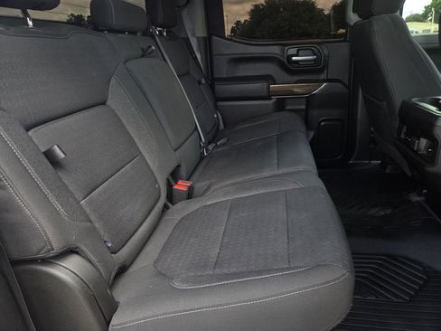 Used 2022 Chevrolet Silverado 1500 LT Trail Boss w/ LPO, Dark Essentials Package AWD/4WD image 11