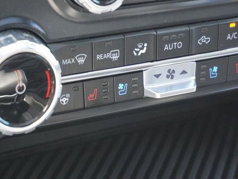 Used 2025 Ford F150 Raptor AWD/4WD image 32