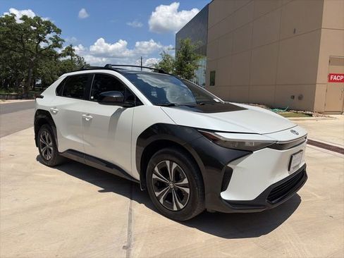 Used 2024 Toyota bZ4X FWD w/ Weather Package image 5