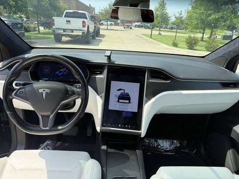 Used 2018 Tesla Model X AWD/4WD image 11