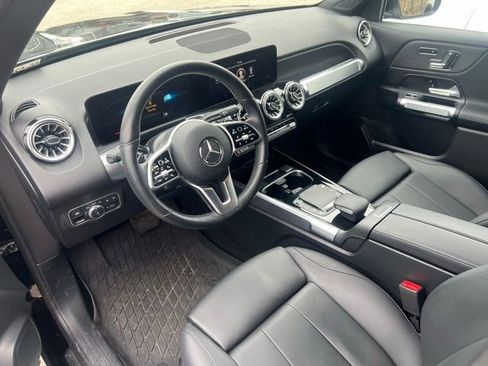 Used 2023 Mercedes-Benz GLB 250 4MATIC image 9