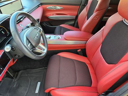 Used 2023 Genesis GV70 2.5T w/ Sport Prestige Package image 11