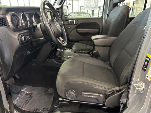 Used 2021 Jeep Wrangler Unlimited Sport image 4