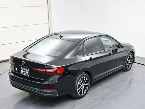 Certified 2025 Volkswagen Jetta Sport image 28