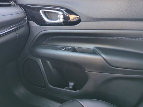 New 2026 Jeep Compass Latitude image 16