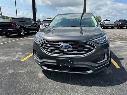 Used 2019 Ford Edge Titanium w/ Equipment Group 301A AWD/4WD image 4