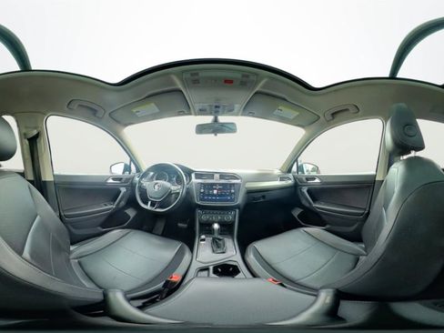 Used 2018 Volkswagen Tiguan SE w/ Panoramic Sunroof Package image 36