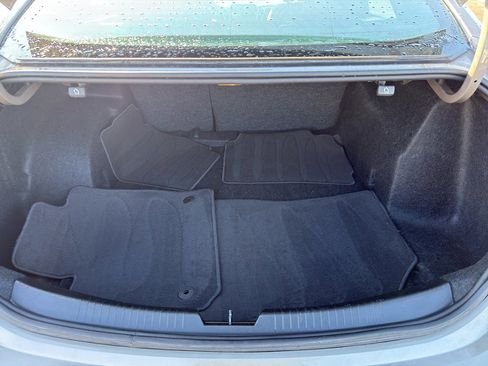 Used 2024 Chevrolet Malibu LT image 34