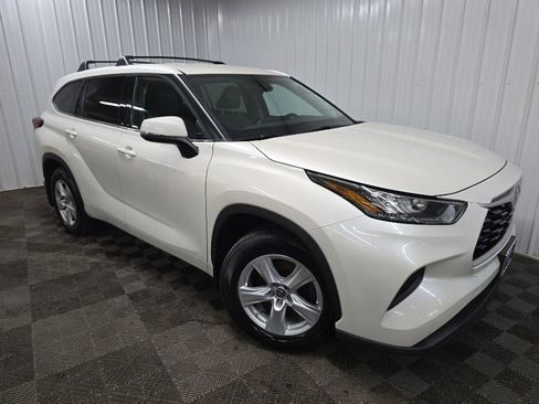 Used 2020 Toyota Highlander L AWD/4WD image 7