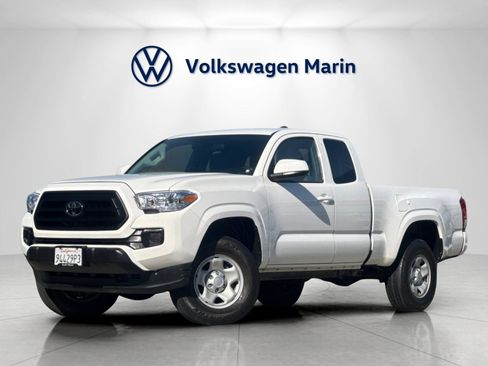 Used 2022 Toyota Tacoma SR image 1
