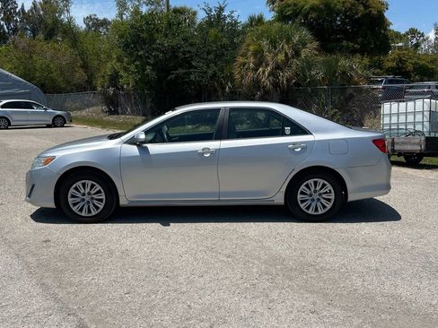 Used 2012 Toyota Camry LE FWD image 5