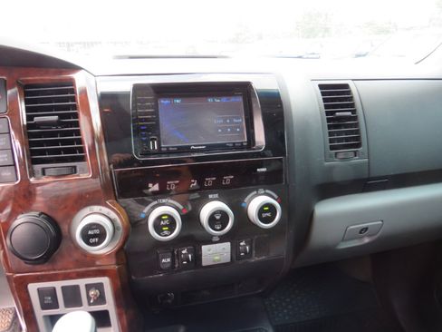 Used 2008 Toyota Sequoia Limited image 14