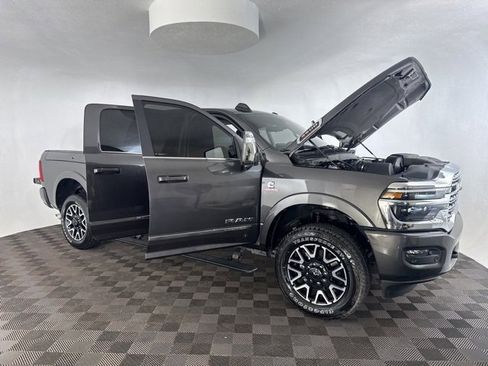 Used 2025 RAM 3500 Limited image 12