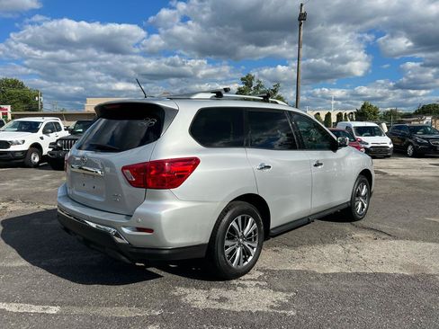 Used 2018 Nissan Pathfinder SV AWD/4WD image 6