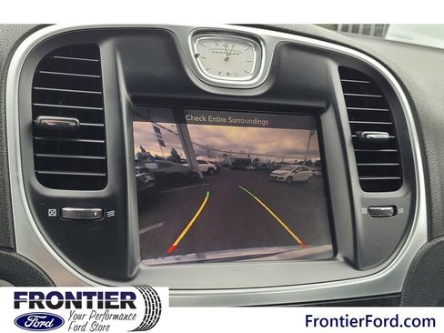 Used 2016 Chrysler 300 C RWD image 11