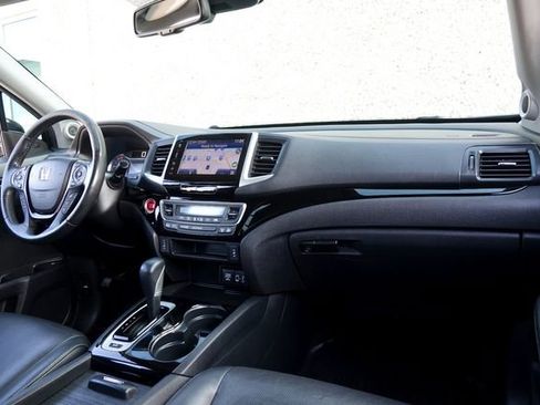 Used 2018 Honda Ridgeline RTL-E image 12