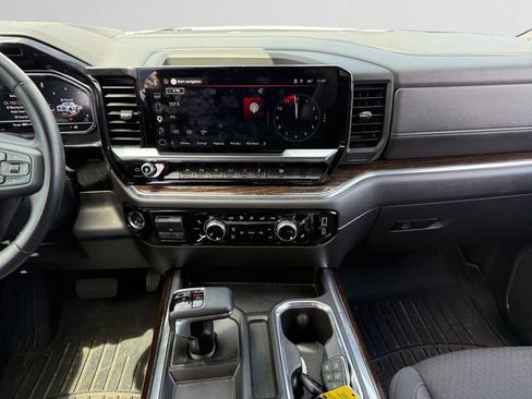 Used 2024 GMC Sierra 1500 Elevation w/ Preferred Package image 13