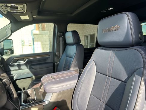 Used 2024 Chevrolet Silverado 2500 High Country w/ High Country Premium Package AWD/4WD image 14