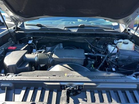 Used 2024 Chevrolet Silverado 2500 Custom w/ Custom Value Package image 11