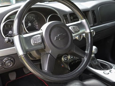 Used 2005 Chevrolet SSR w/ Preferred Equipment Group RWD image 31