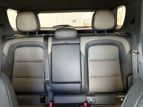 Used 2025 Chevrolet Equinox LT w/ Convenience Package II FWD image 21